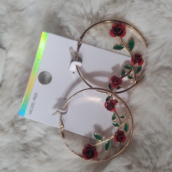 Gold hoop earrings with enamel rose pattern - Picture 2 of 3